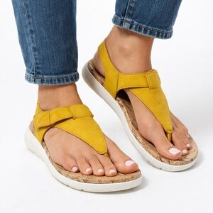 609. Naturalizer Yellow Leather Thong Sandals Cork Footbed Size 9